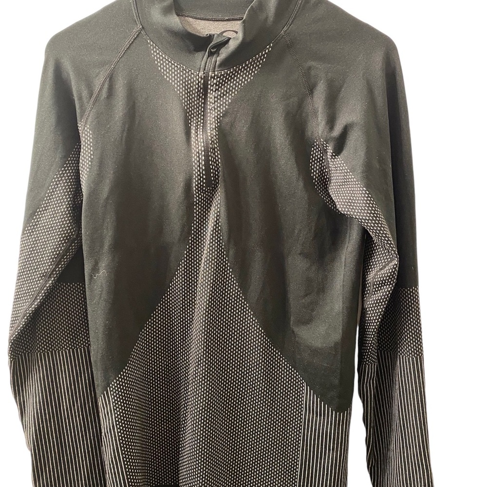 Oakley Men's long sleeve compression shirt.
